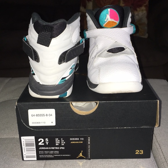 Youth Jordan 8 retros - Picture 7 of 8